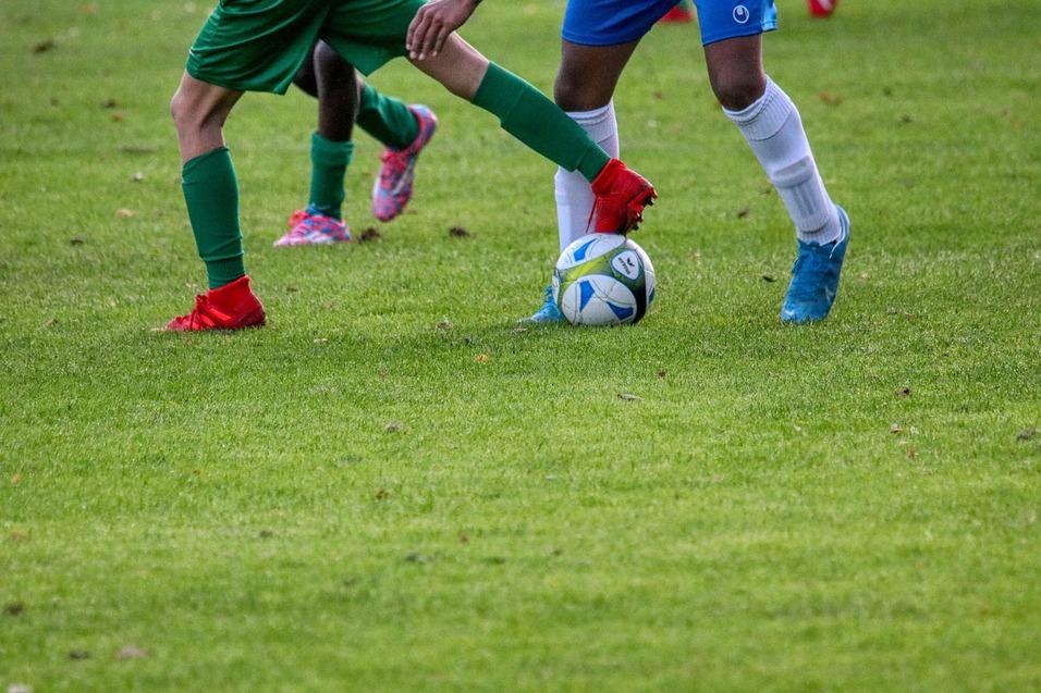 Foto: planet_fox-youth-football-4521983 von pixabay