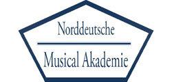 Logo der Norddeutschen Musical Akademie in blauer Schrift auf weißem Hintergrund.