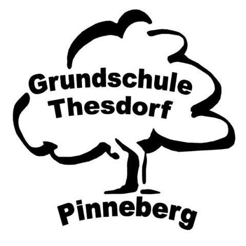 Logo der Grundschule Thesdorf, umgeben von einem stilisierten Baum, mit dem Ort Pinneberg in der Schrift.
