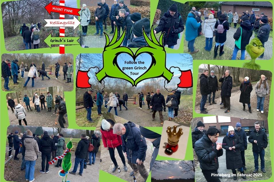 Gruppe von Menschen bei der Grinch-Tour im Freien, umgeben von B&auml;umen und Wegweisern, versammelt an einem Holzsteg.